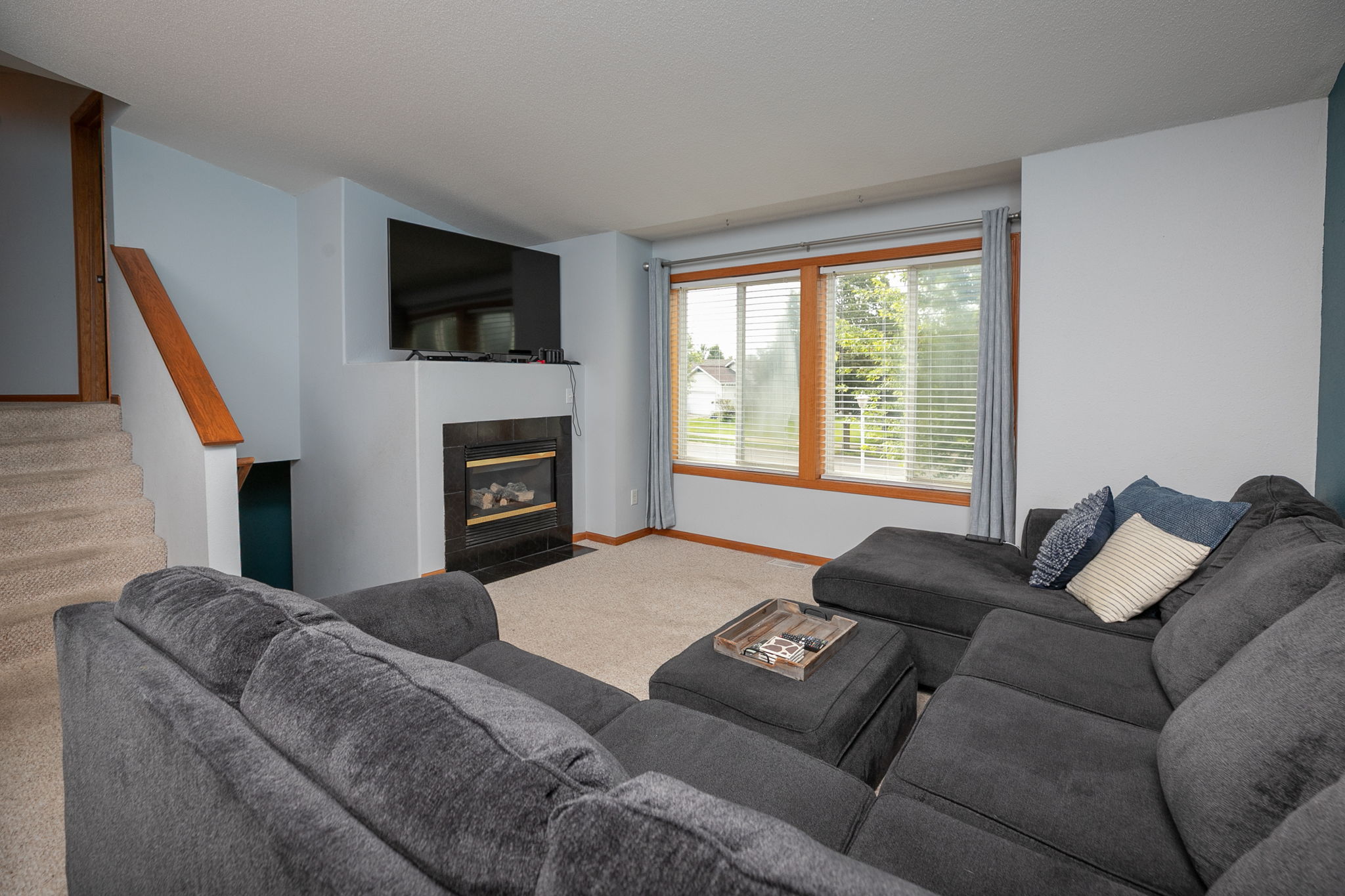 06-Living Room