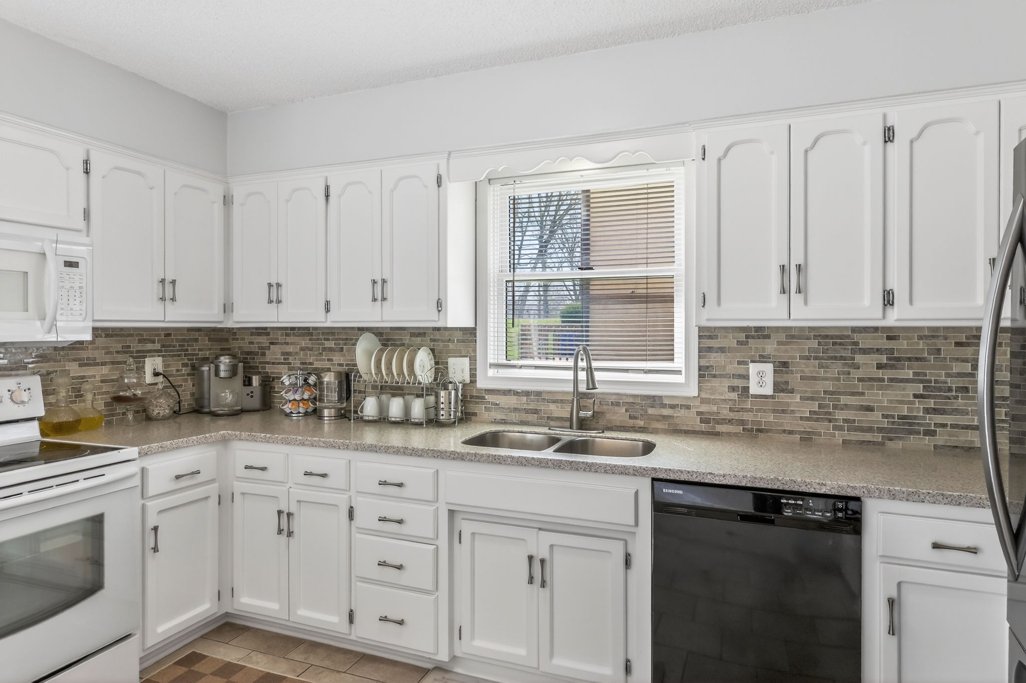 4115 N Troost Ave-017