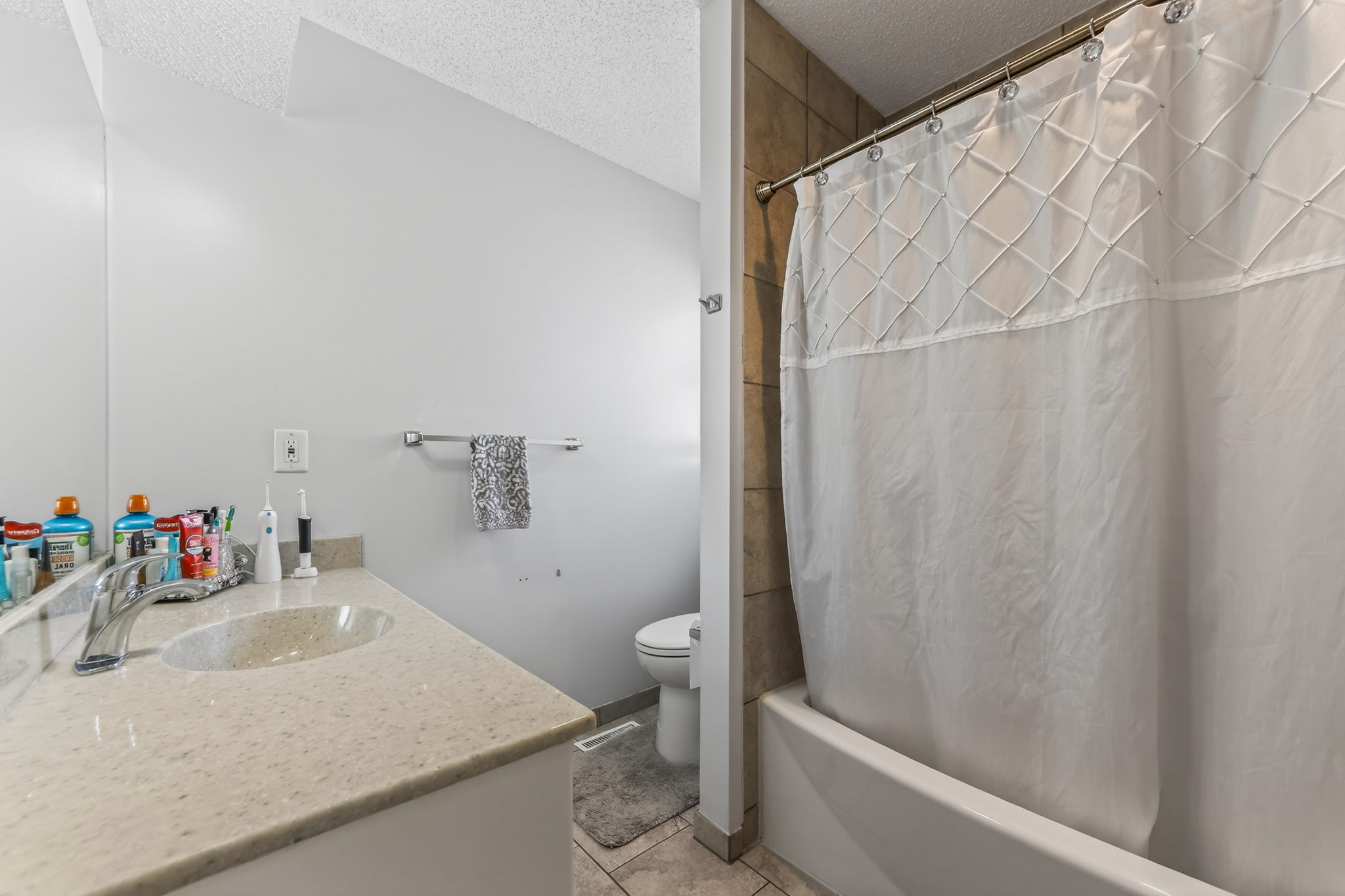 4115 N Troost Ave-026