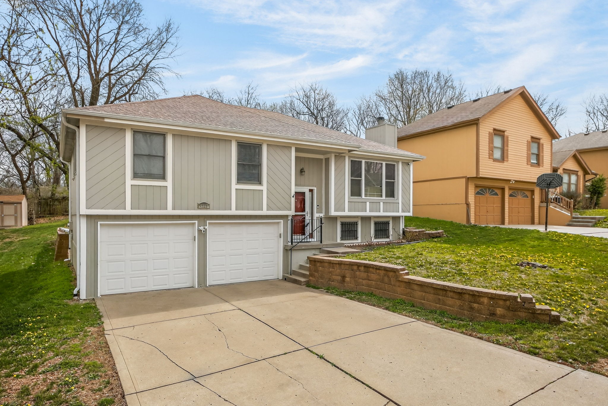 4115 N Troost Ave-002