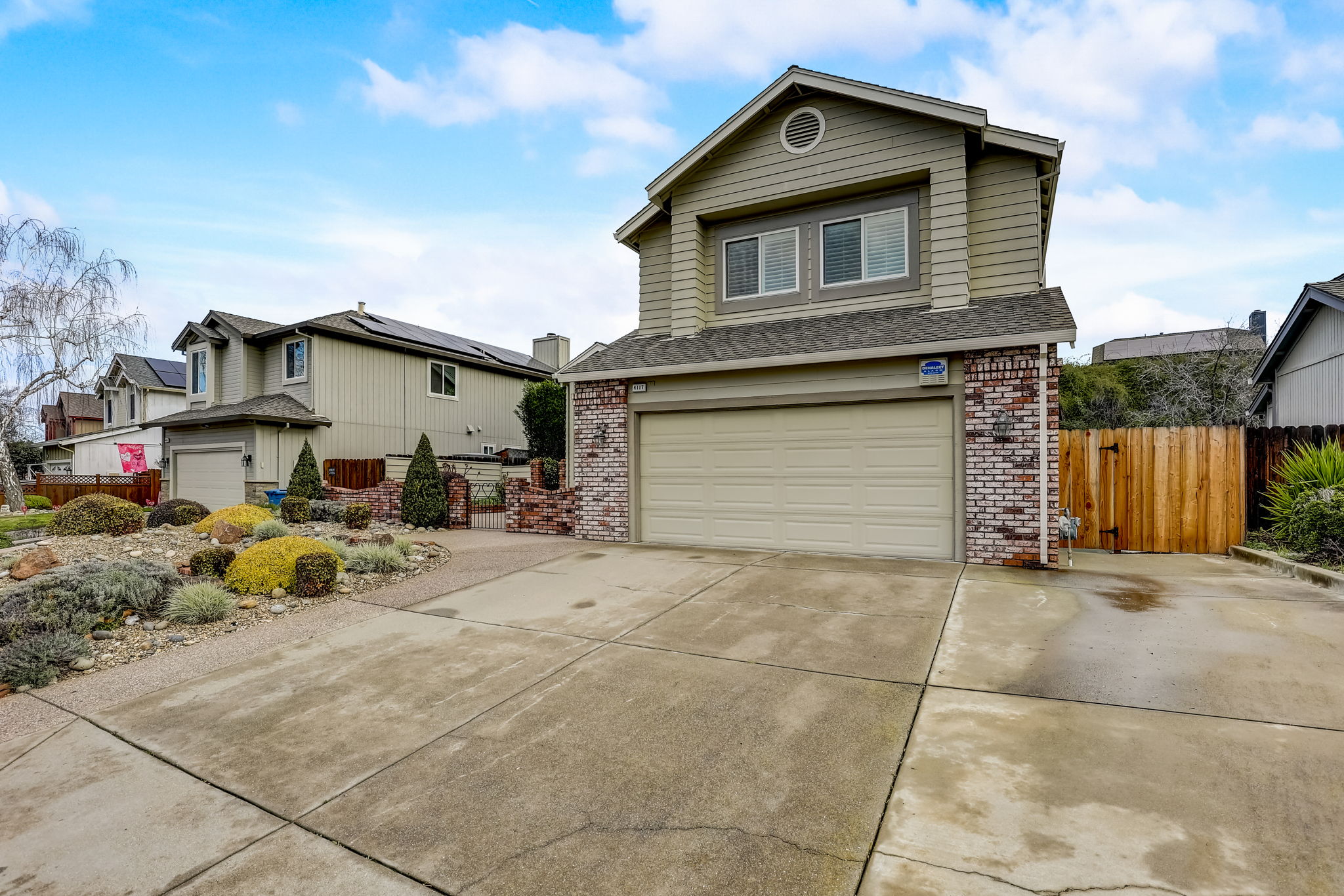 Rocky Point Dr-036