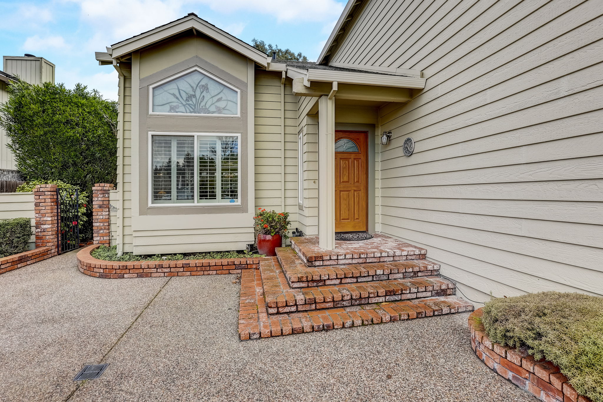 Rocky Point Dr-039