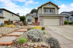 Rocky Point Dr-037