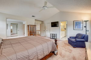 Rocky Point Dr-028