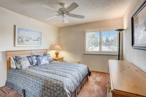Rocky Point Dr-023
