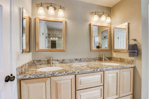 Rocky Point Dr-032