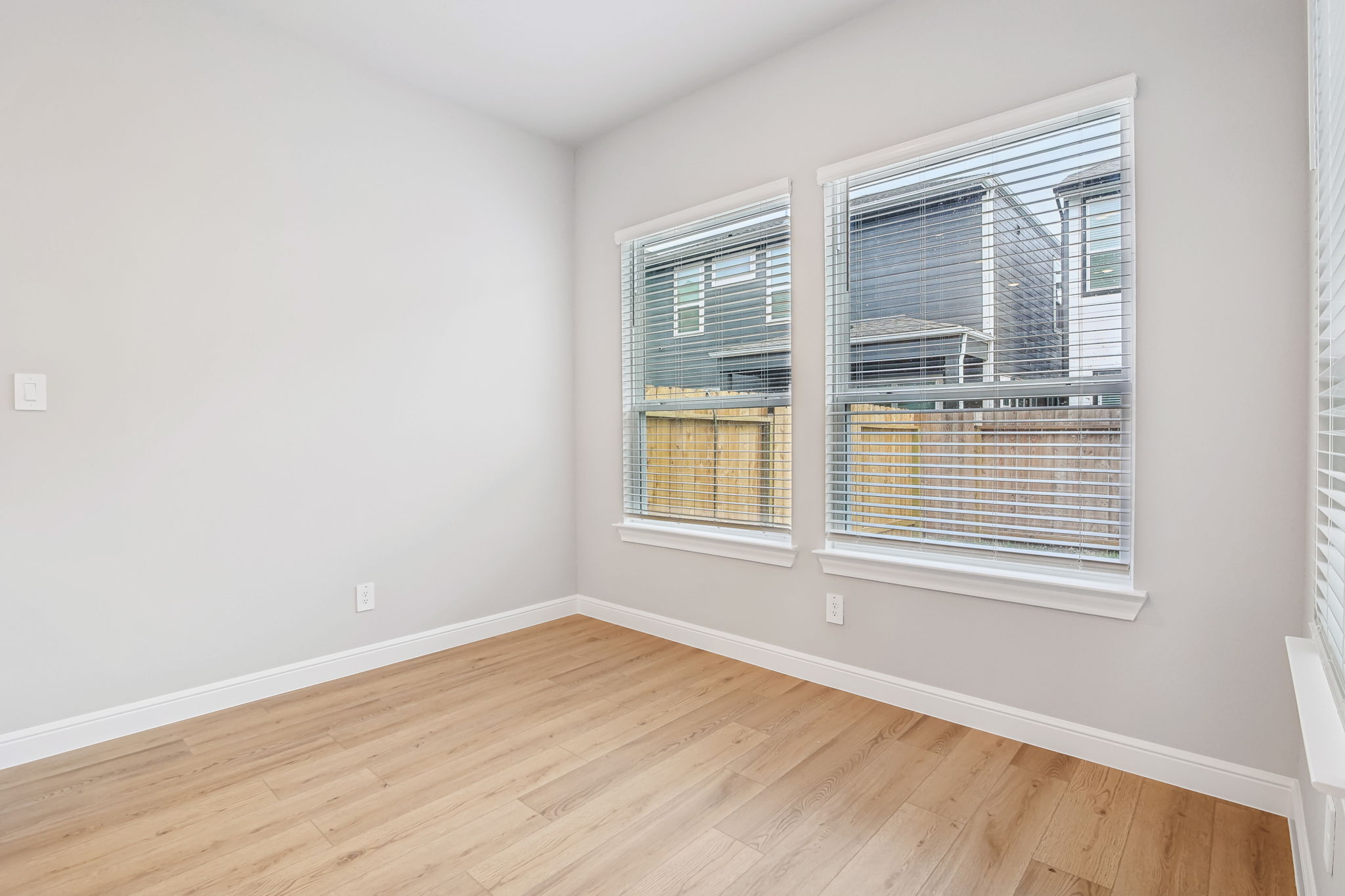 Houston - Spring Brook Village - 4118 Farm Hollow, Houston, TX 77080 - 017