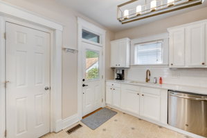 16 Kitchen