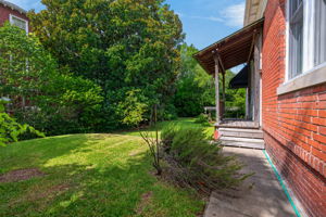 deck off office room/ side wayrd