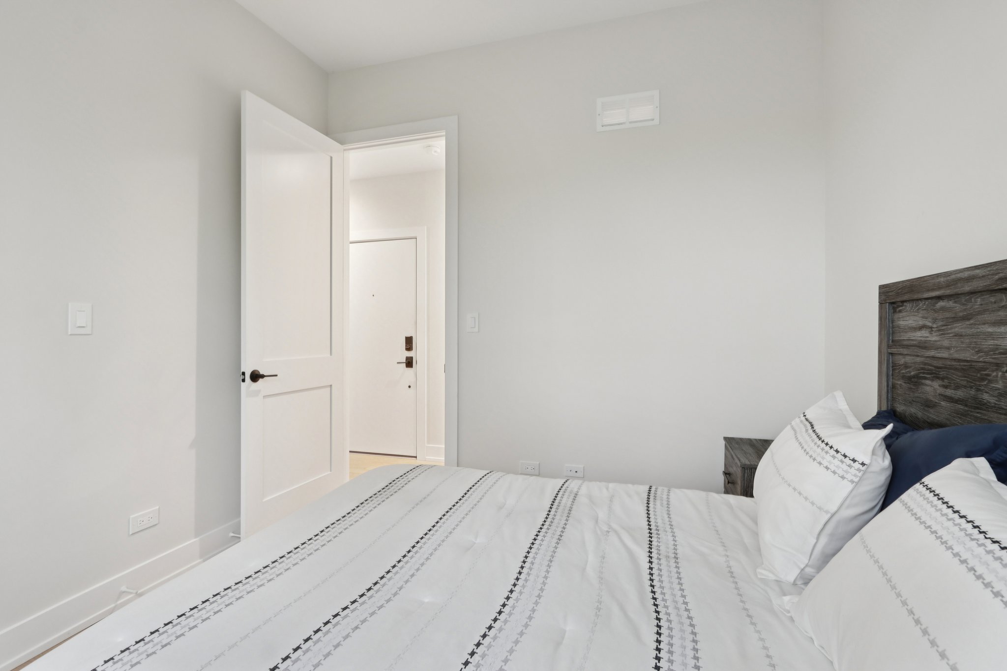 N Ashland Ave 3S-S2111-016.jpg