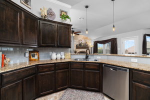 412 Dandridge Dr, Temple, TX 76502, USA Photo 12