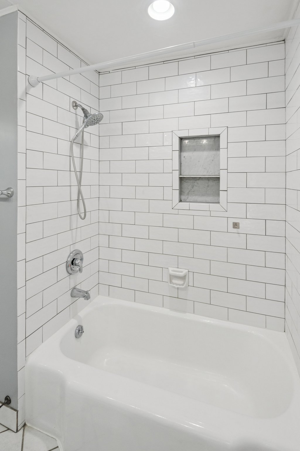 412 Dundee Ave_013.jpg
