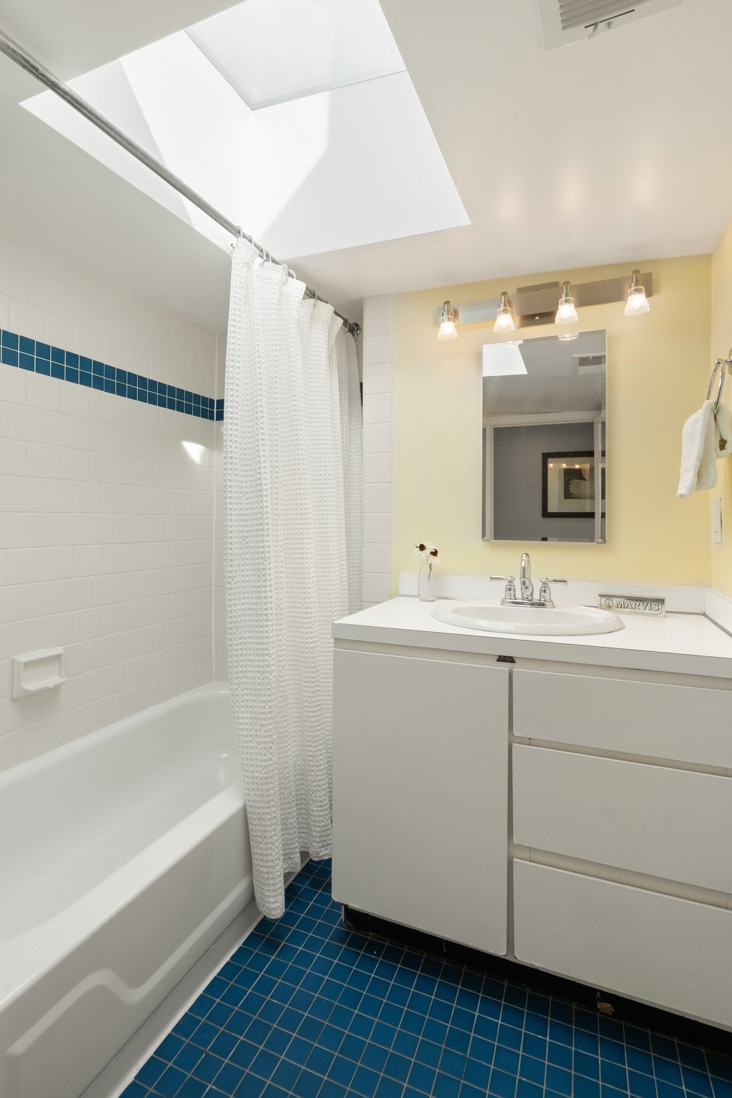 412 East Capitol St NE, Washington, DC 20003, USA Photo 42