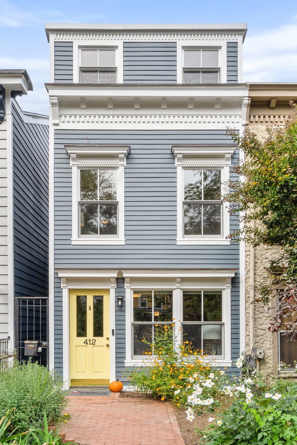 412 East Capitol St NE, Washington, DC 20003, USA Photo 3