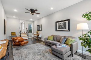 412 East Capitol St NE, Washington, DC 20003, USA Photo 16