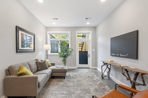 412 East Capitol St NE, Washington, DC 20003, USA Photo 18