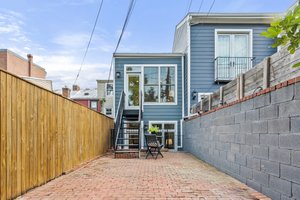 412 East Capitol St NE, Washington, DC 20003, USA Photo 50