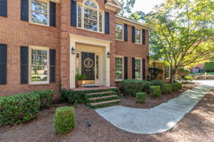 Front Porch/Entrance