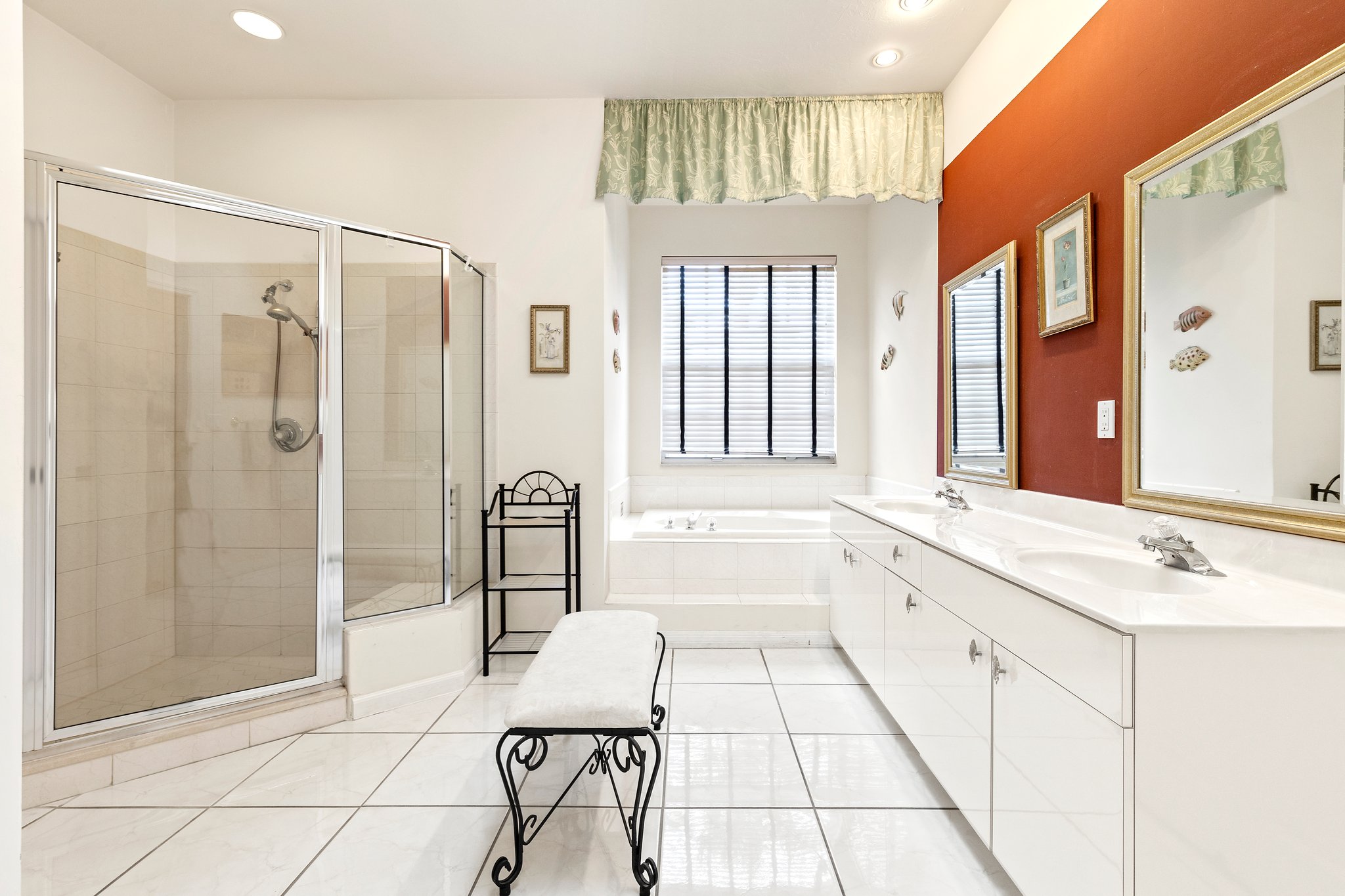 Primary Bathroom 1.jpg