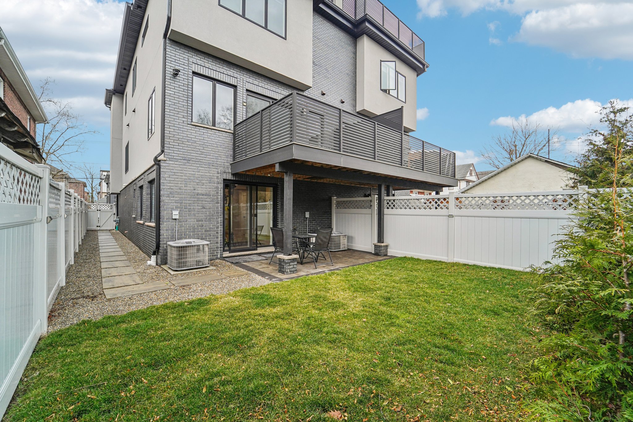 Lincoln Ave-S1703-068.jpg