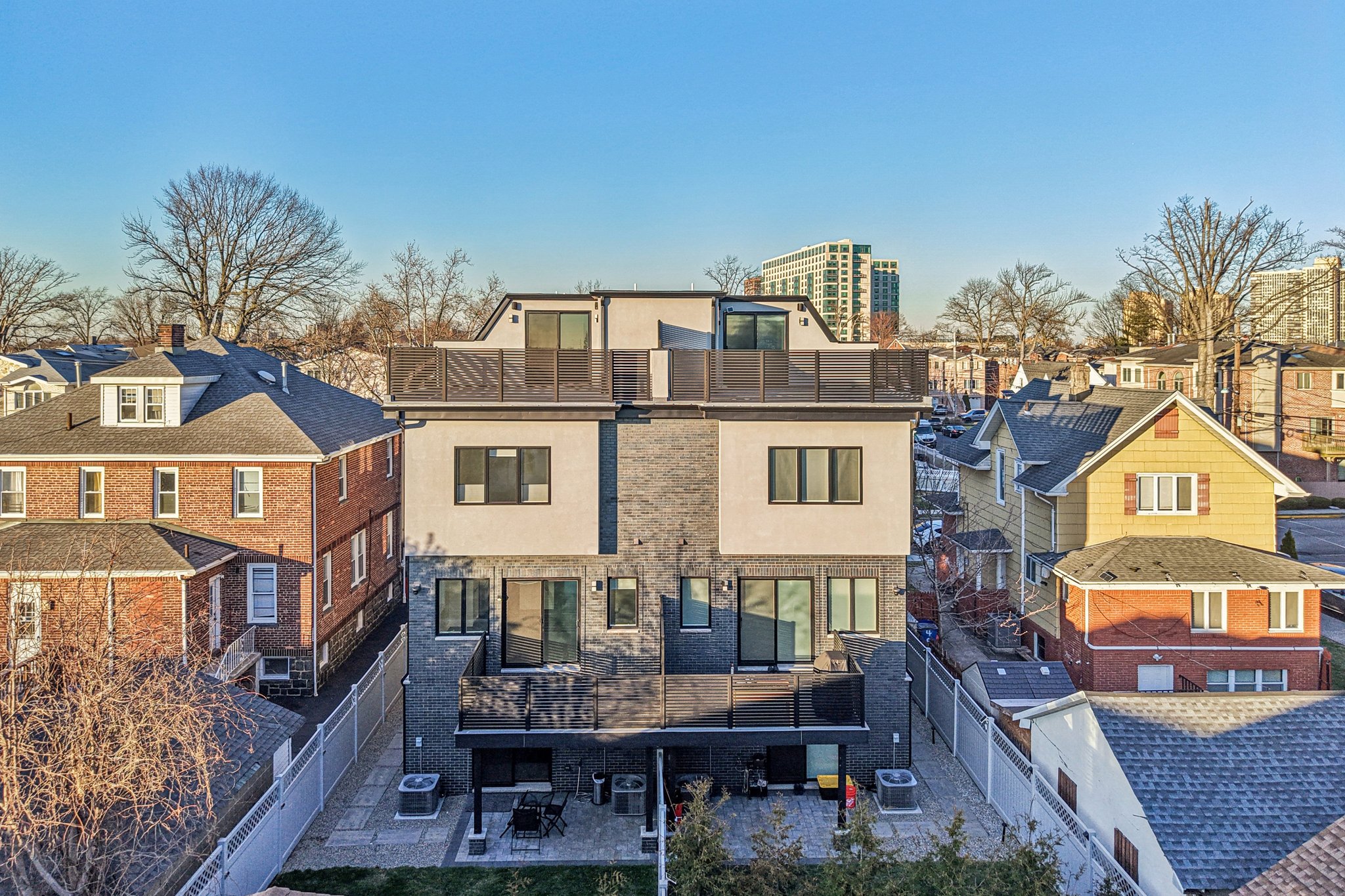 Lincoln Ave-S1903-020.jpg