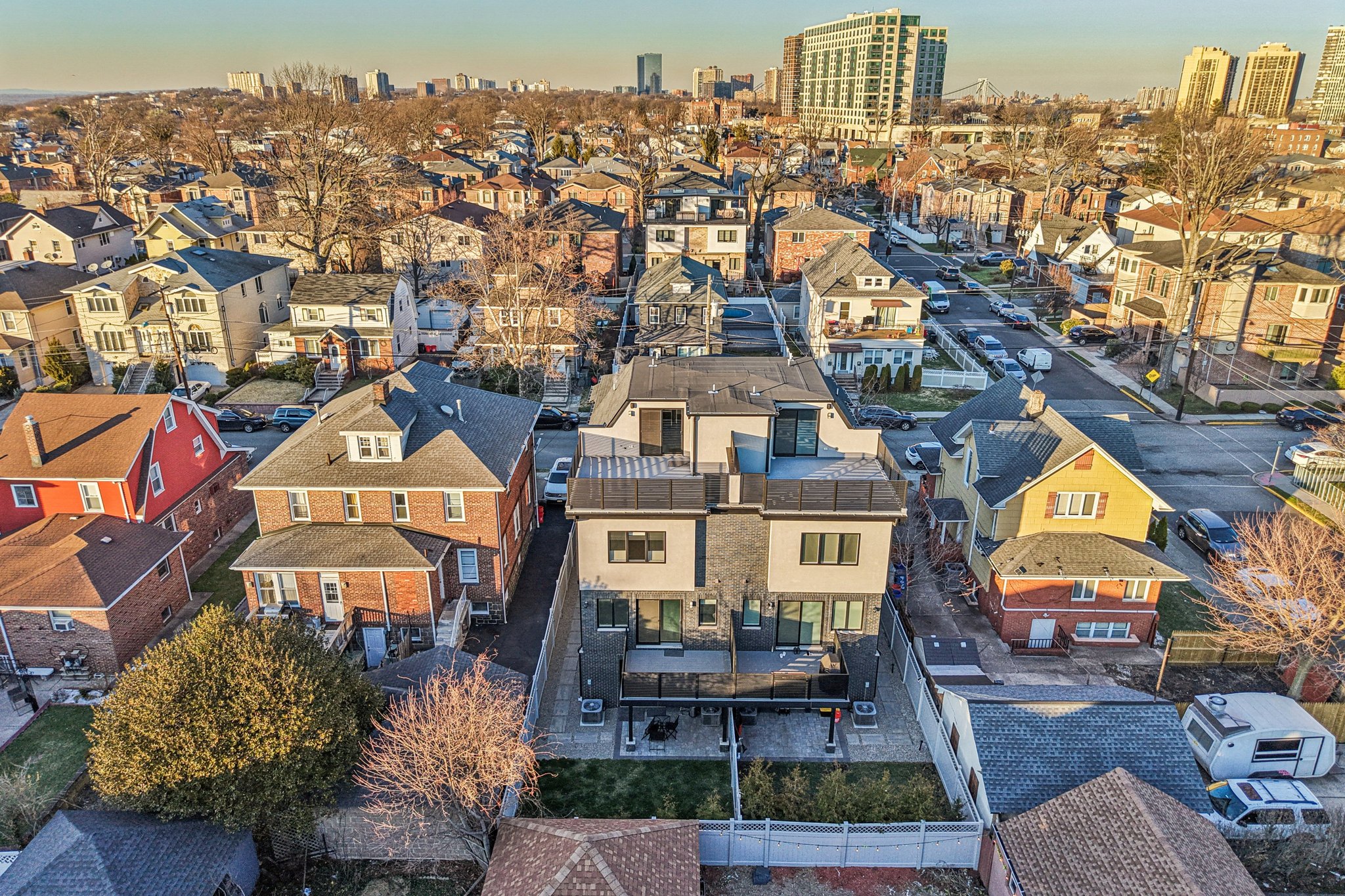 Lincoln Ave-S1903-025.jpg