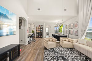 Open floor plan - Living to Dining room