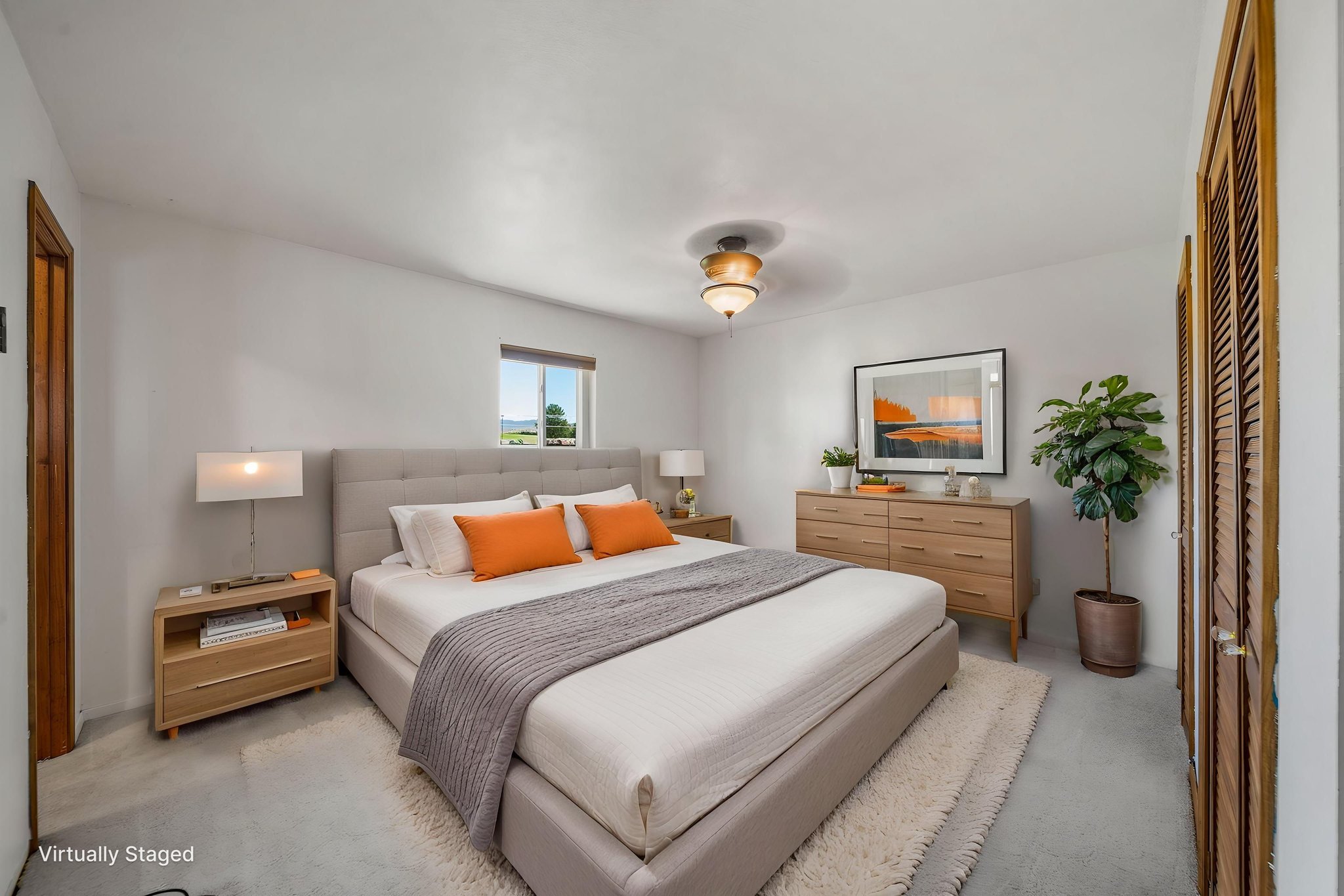 DSC07360 virtually staged.jpeg