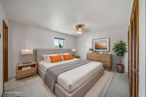 DSC07360 virtually staged.jpeg