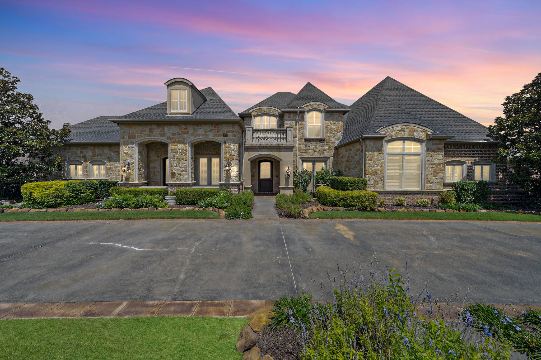 412 Wyndemere at Twilight