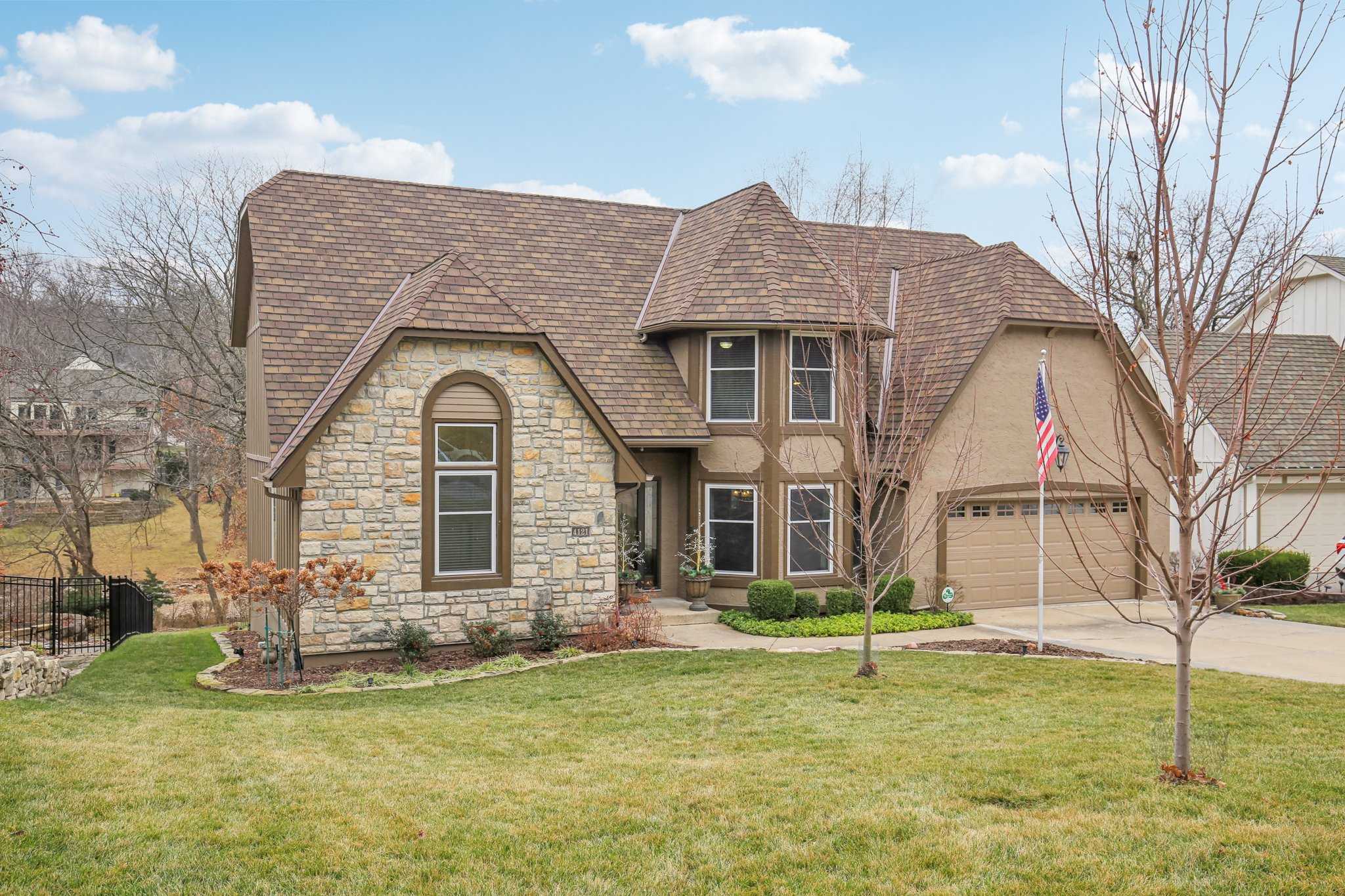 NE Edgewater Ct-S0301-003.jpg