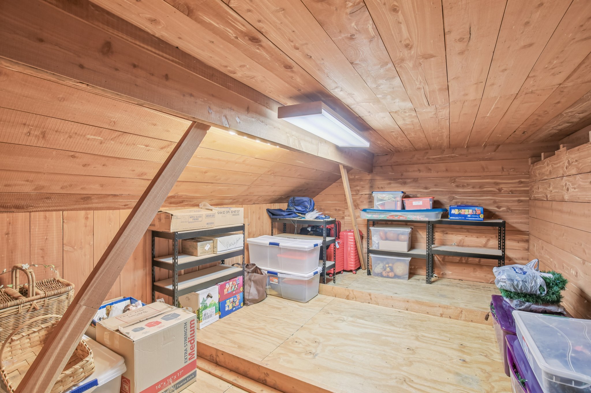 NE Edgewater Ct-S0301-032.jpg