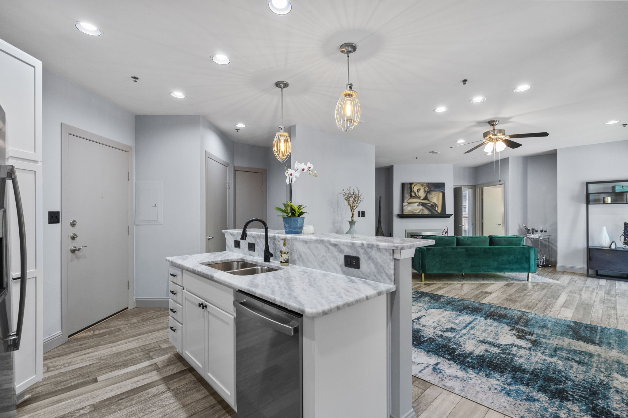 4122 Avondale Ave, Dallas, TX 75219, USA Photo 11