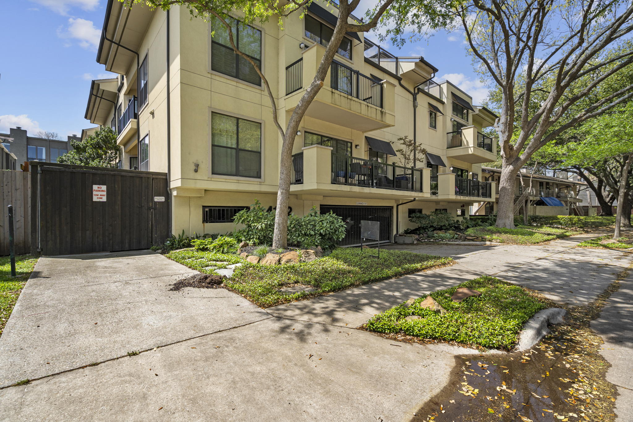 4122 Avondale Ave, Dallas, TX 75219, USA Photo 2