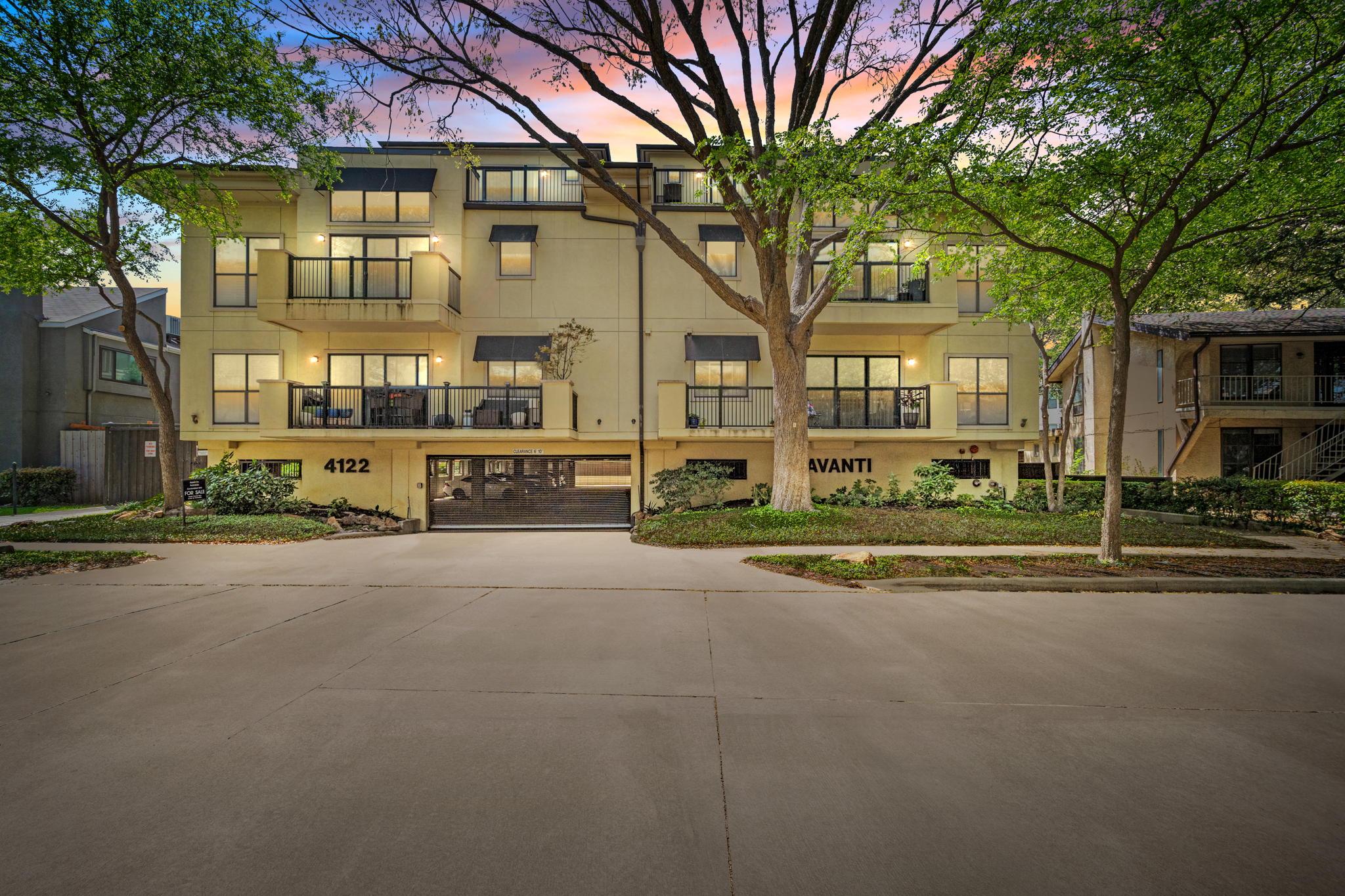 4122 Avondale Ave, Dallas, TX 75219, USA Photo 4