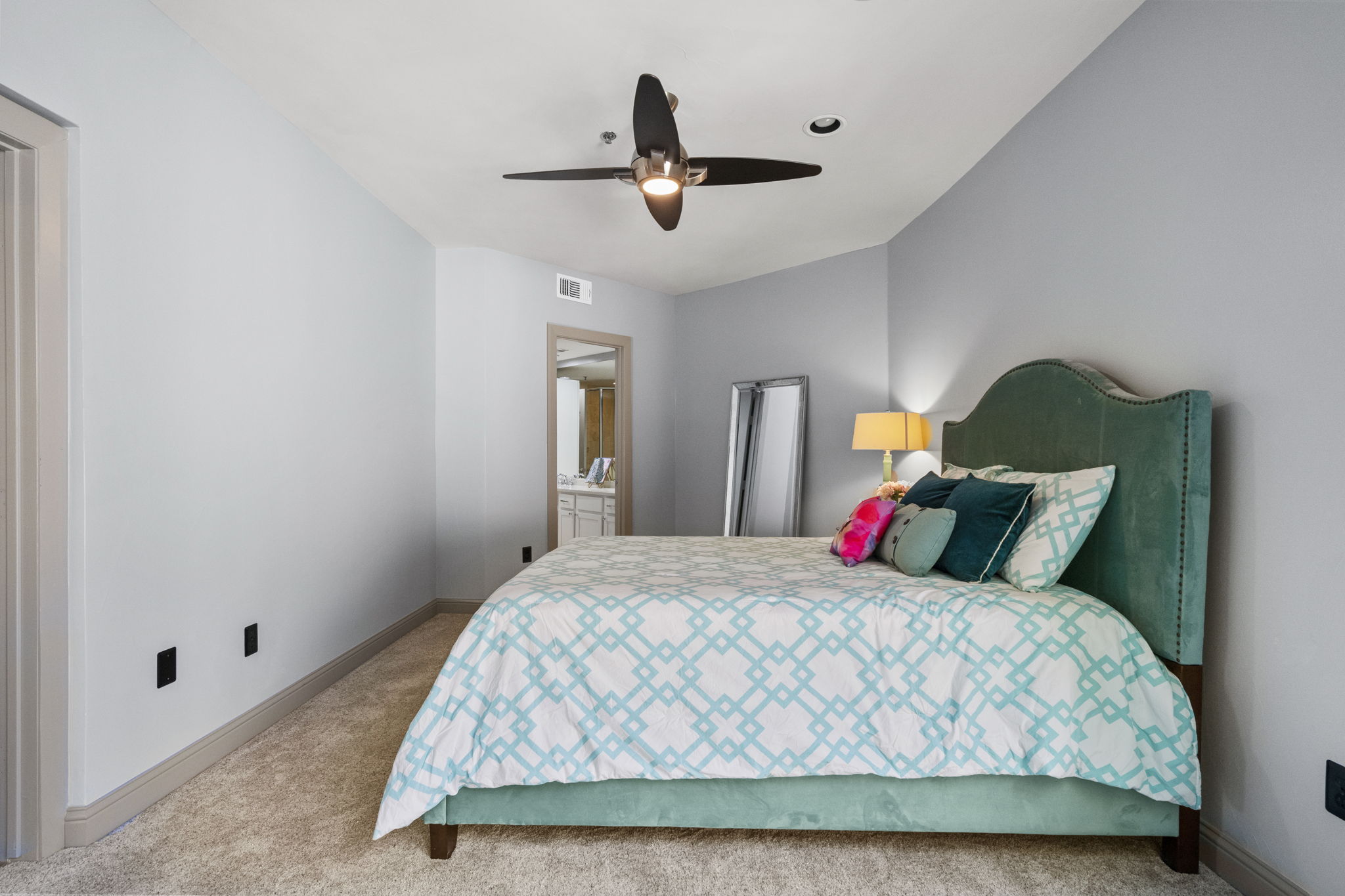 4122 Avondale Ave, Dallas, TX 75219, USA Photo 30