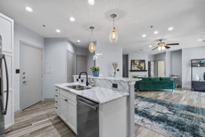 4122 Avondale Ave, Dallas, TX 75219, USA Photo 10