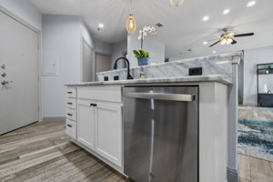 4122 Avondale Ave, Dallas, TX 75219, USA Photo 12