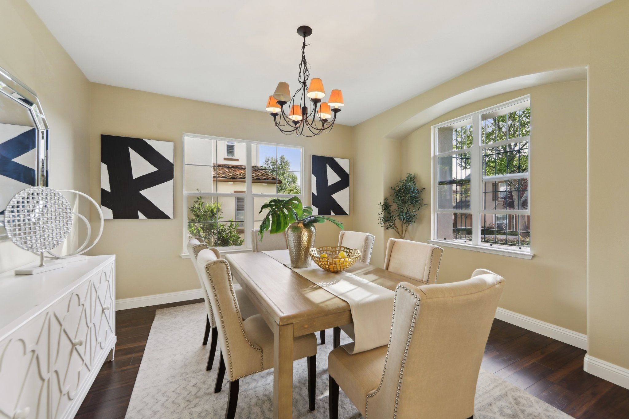 Arezzo Pointe Ln-0105-008.jpg