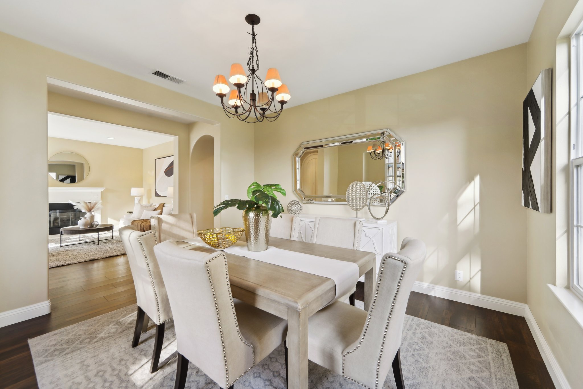 Arezzo Pointe Ln-0105-009.jpg