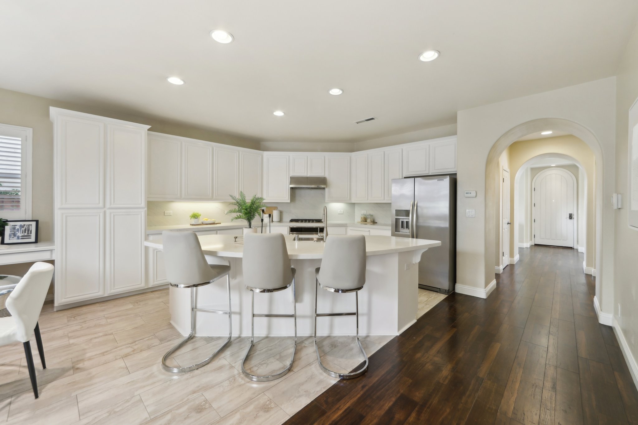 Arezzo Pointe Ln-0105-012.jpg