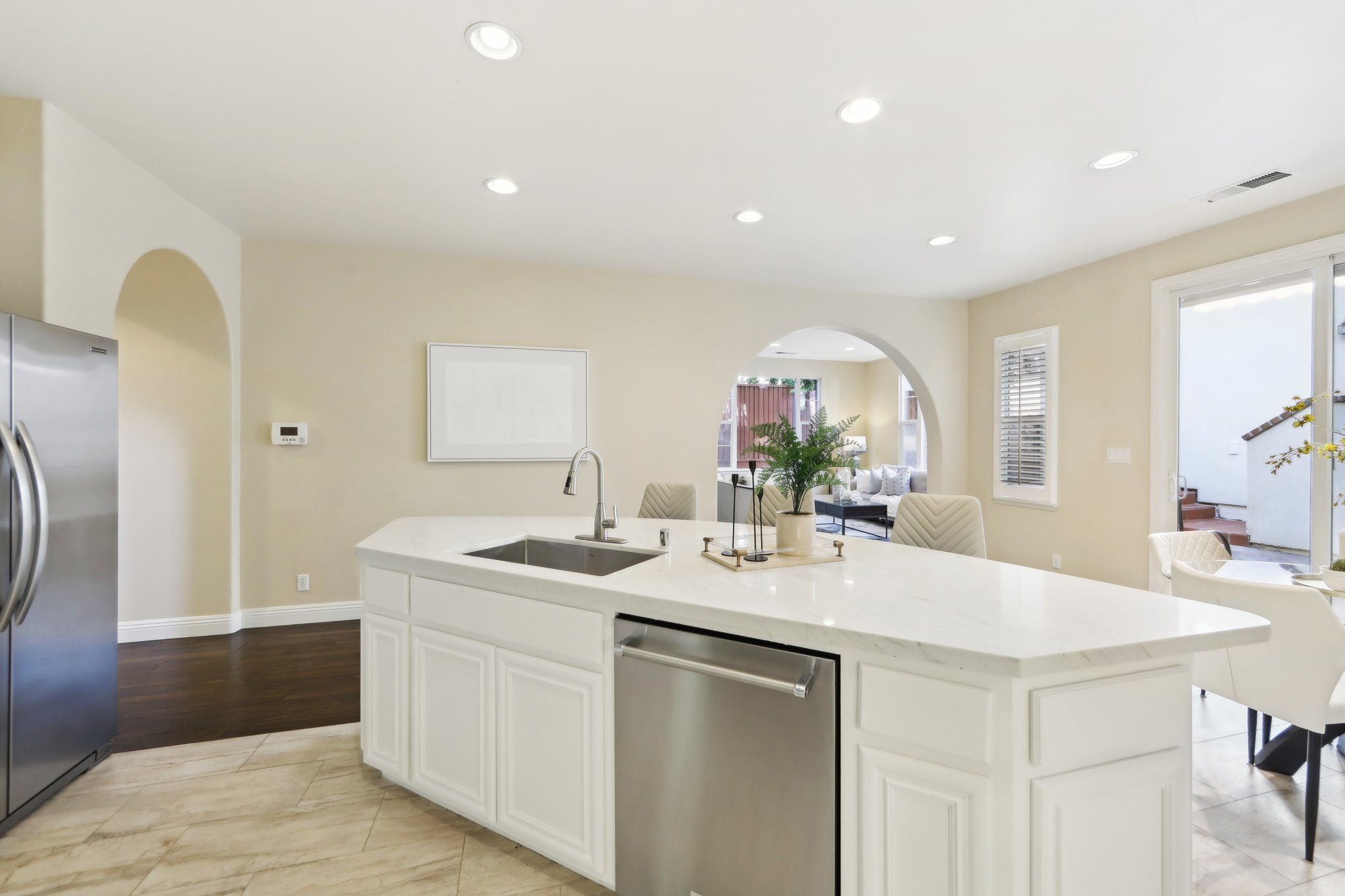 Arezzo Pointe Ln-0105-015.jpg