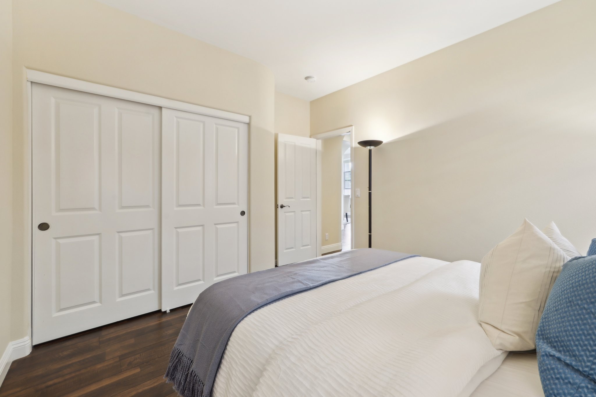 Arezzo Pointe Ln-0105-020.jpg
