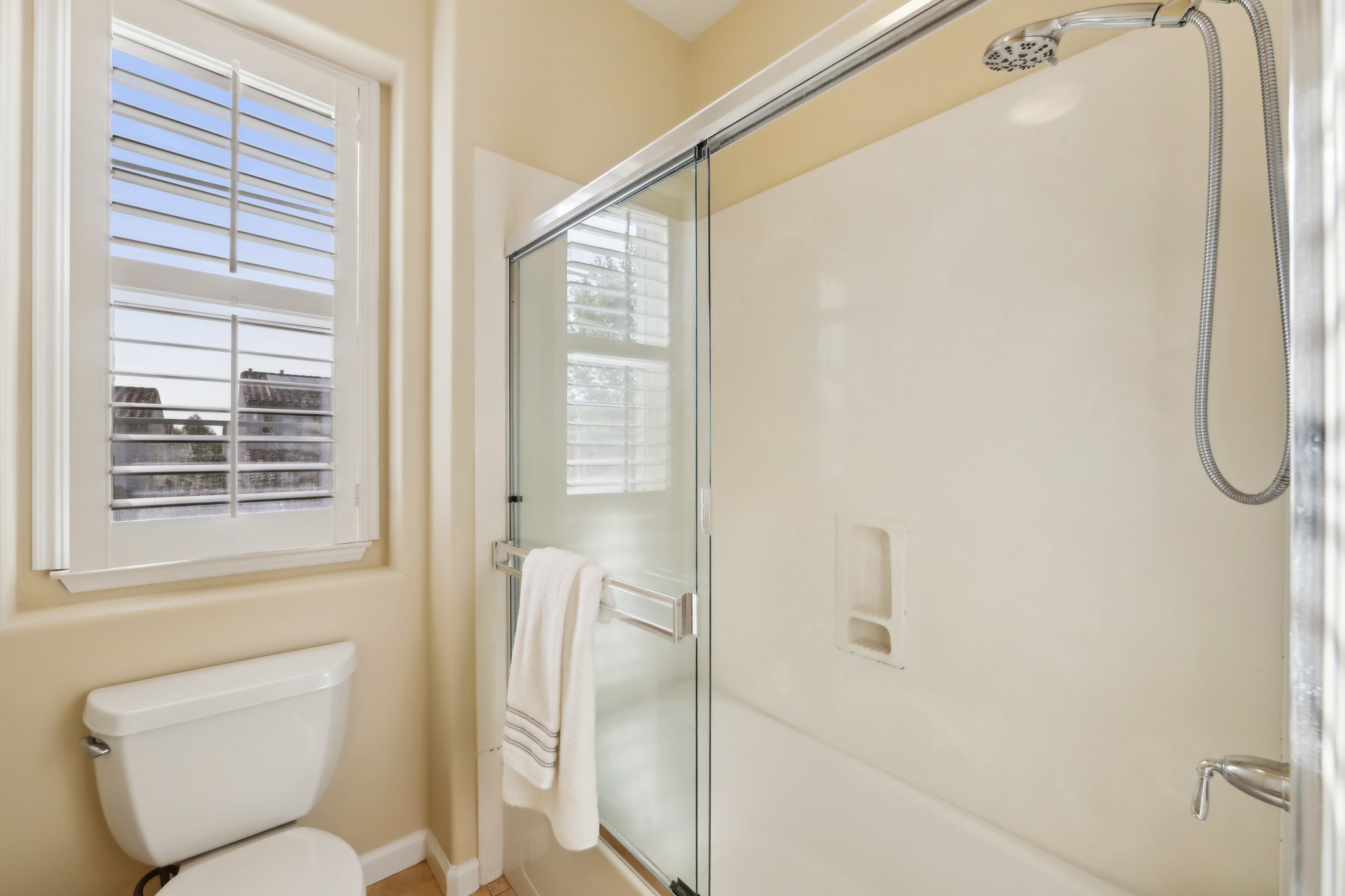 Arezzo Pointe Ln-0105-037.jpg