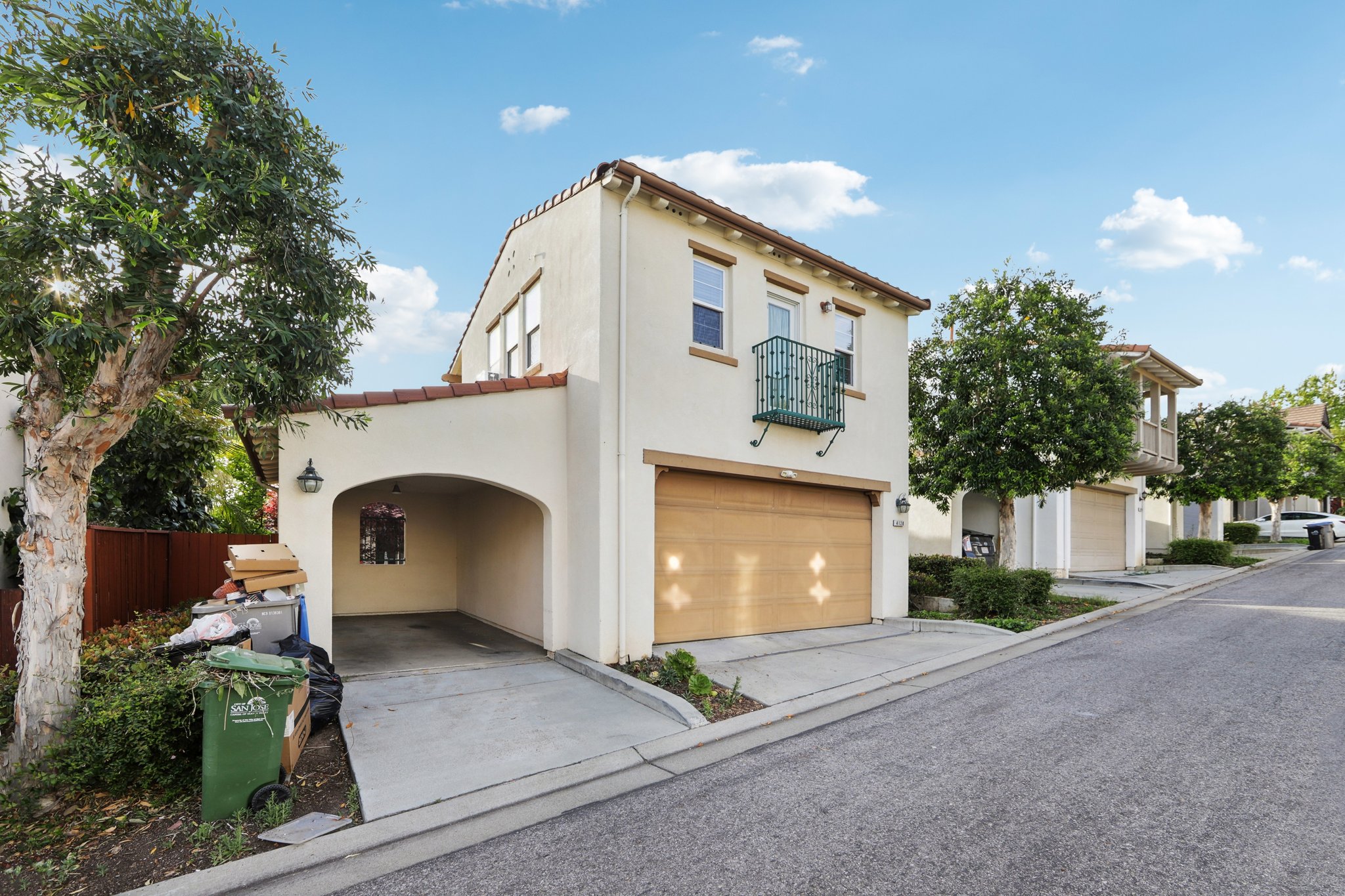 Arezzo Pointe Ln-0105-046.jpg