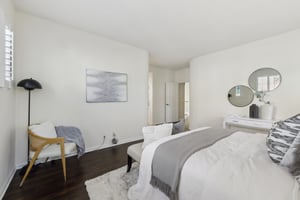 Arezzo Pointe Ln-0105-028.jpg