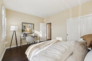 Arezzo Pointe Ln-0105-035.jpg