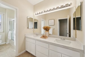 Arezzo Pointe Ln-0105-036.jpg