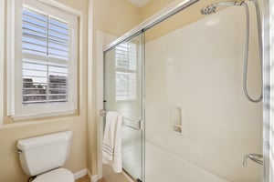 Arezzo Pointe Ln-0105-037.jpg