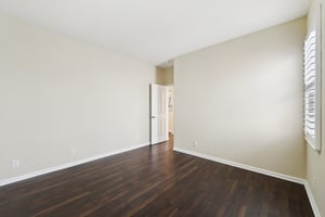 Arezzo Pointe Ln-0105-039.jpg